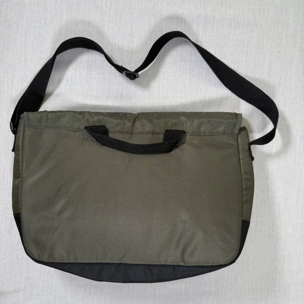 Timberland Messenger Bag Olive Green Black Ripstop Nylon Laptop Commuter Satchel